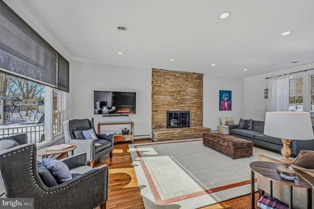 2400 W HEATHER RD, Wilmington, DE 19803