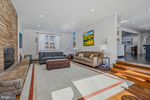 2400 W HEATHER RD, Wilmington, DE 19803