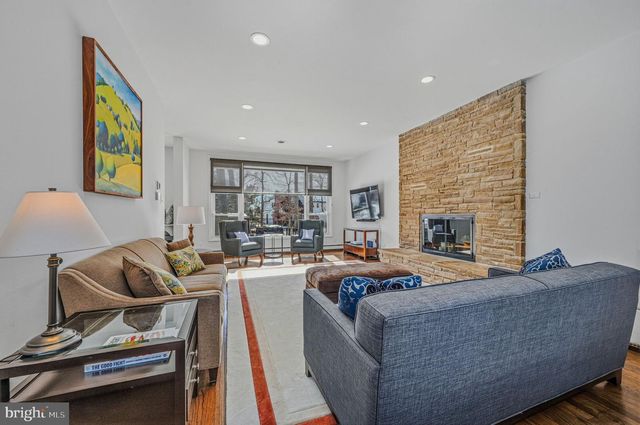 2400 W HEATHER RD, Wilmington, DE 19803