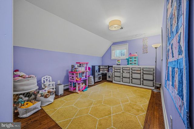 2400 W HEATHER RD, Wilmington, DE 19803