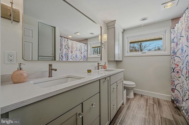 2400 W HEATHER RD, Wilmington, DE 19803