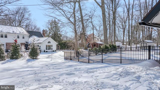 2400 W HEATHER RD, Wilmington, DE 19803