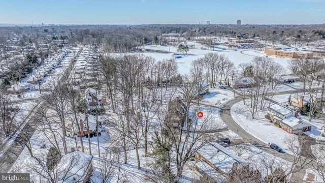 2400 W HEATHER RD, Wilmington, DE 19803