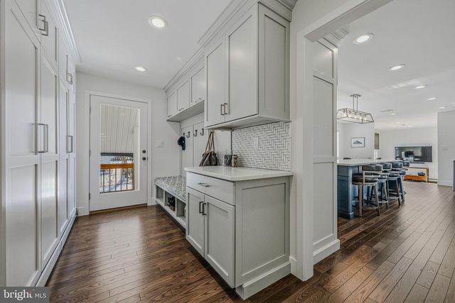 2400 W HEATHER RD, Wilmington, DE 19803