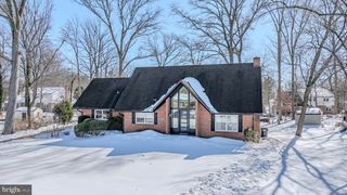 2400 W HEATHER RD, Wilmington, DE 19803