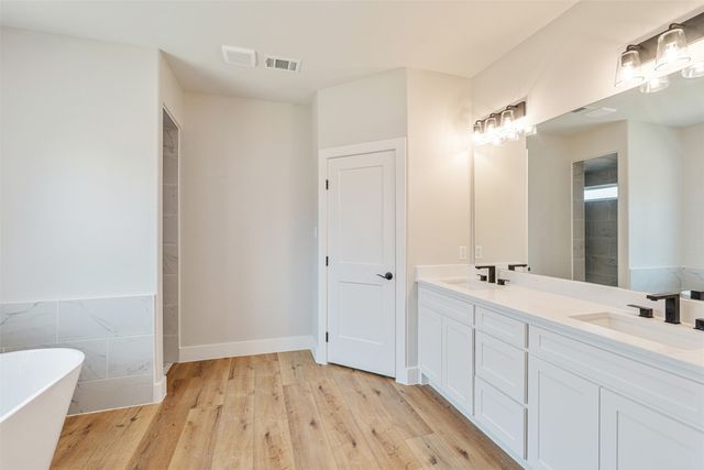 504 Limestone Circle, Mabank, TX 75147