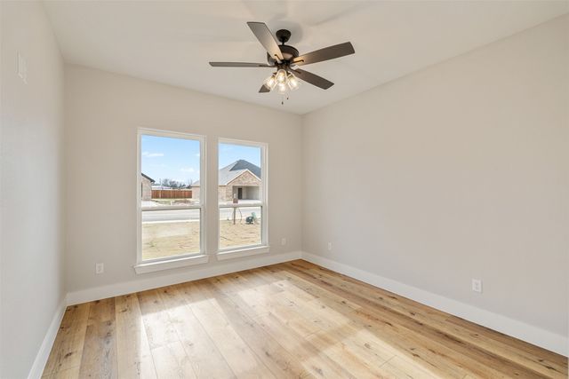 504 Limestone Circle, Mabank, TX 75147