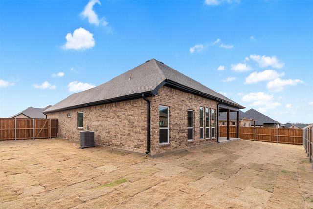 504 Limestone Circle, Mabank, TX 75147