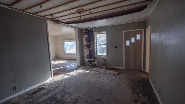 324 E NORTH LAKE STREET, Hancock, WI 54943