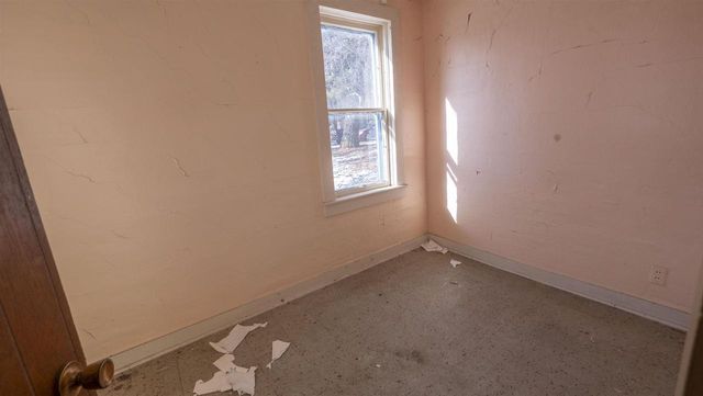 324 E NORTH LAKE STREET, Hancock, WI 54943