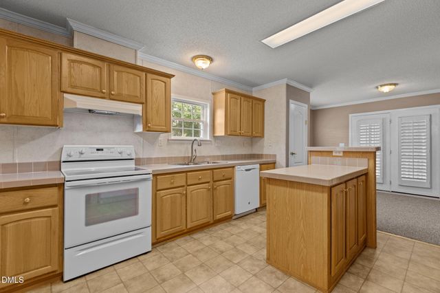 46 Carroll Davis Lane, Holly Springs, NC 27540