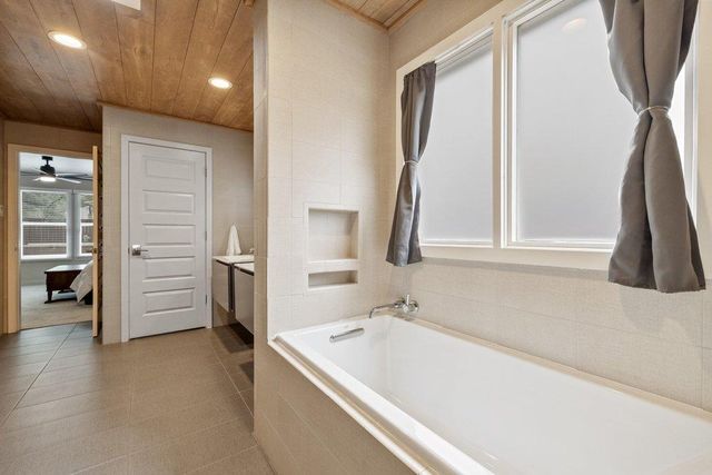 6101 Gun Bow CT, Austin, TX 78746
