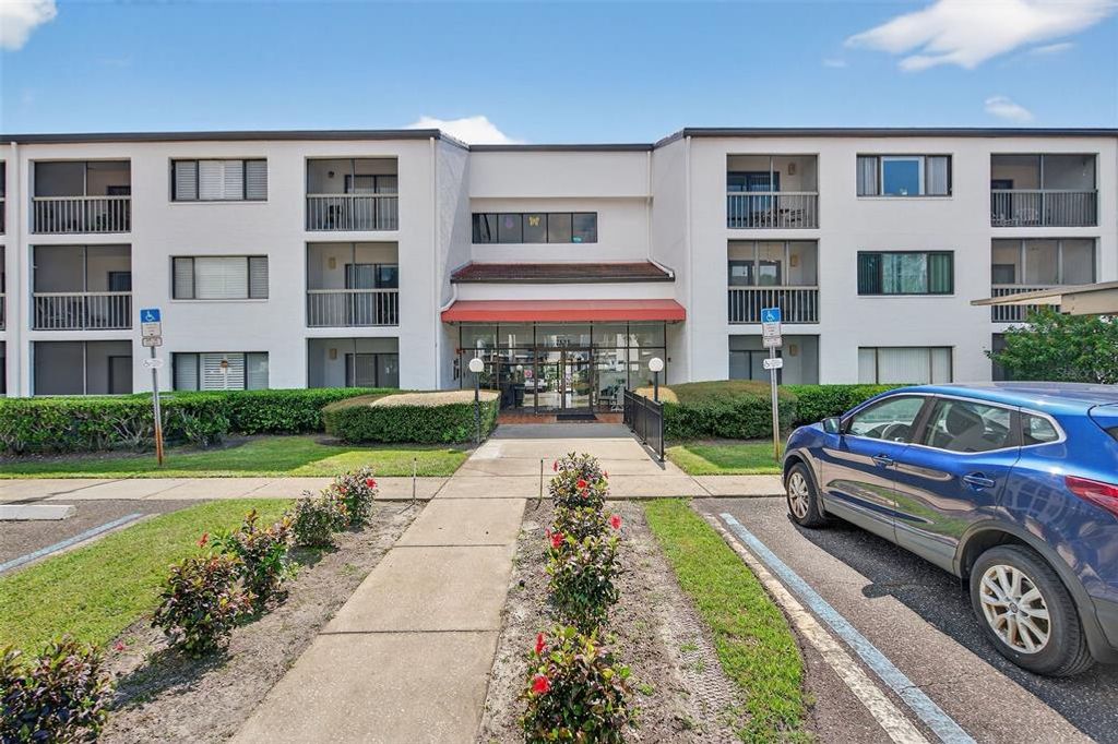 2595 COUNTRYSIDE BOULEVARD 8106, Clearwater, FL 33761