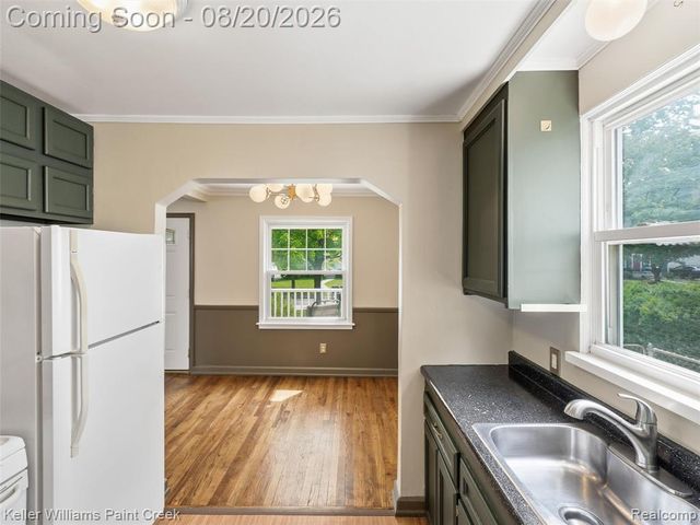 905 N Kenwood Avenue, Royal Oak, MI 48067