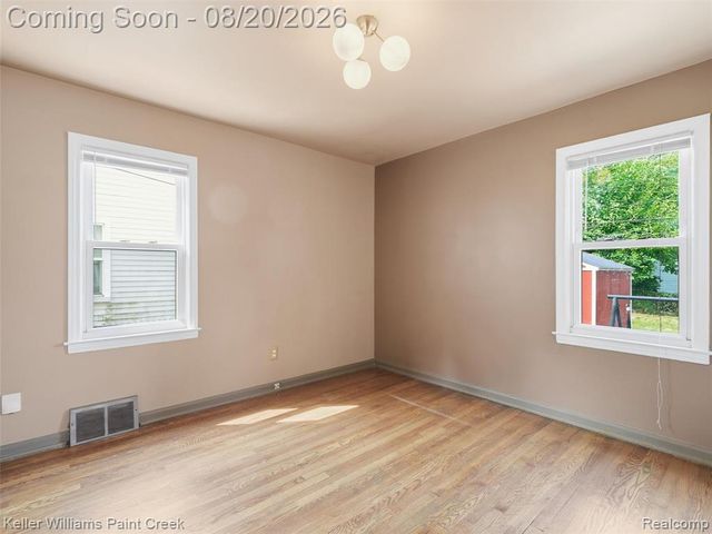 905 N Kenwood Avenue, Royal Oak, MI 48067