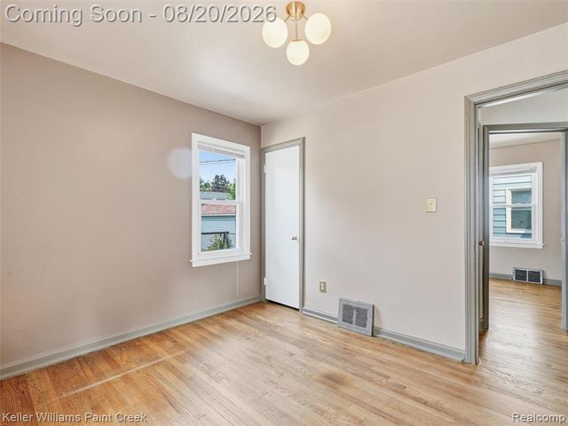 905 N Kenwood Avenue, Royal Oak, MI 48067