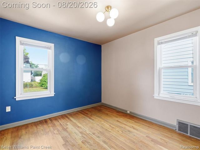 905 N Kenwood Avenue, Royal Oak, MI 48067