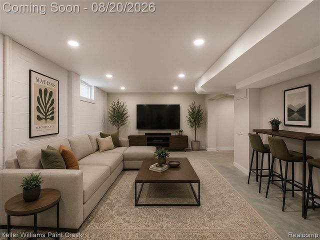 905 N Kenwood Avenue, Royal Oak, MI 48067