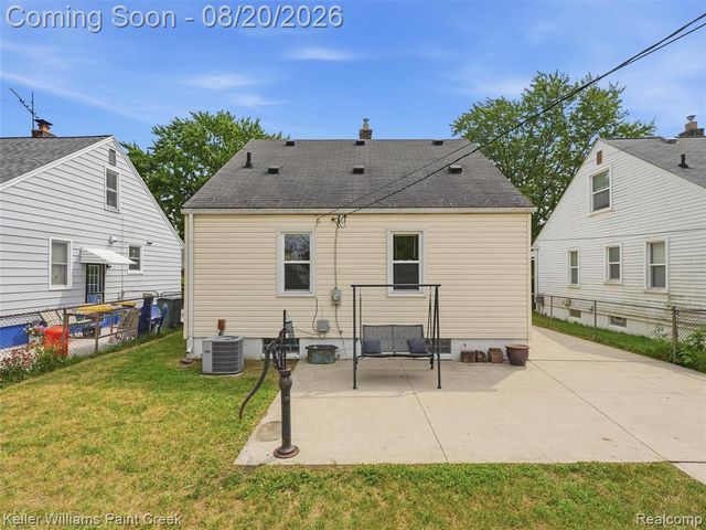 905 N Kenwood Avenue, Royal Oak, MI 48067