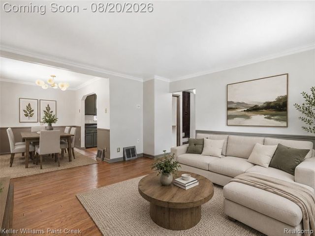 905 N Kenwood Avenue, Royal Oak, MI 48067