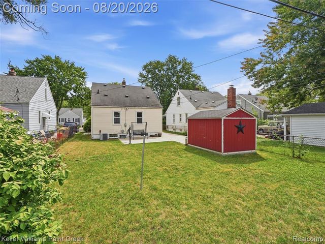 905 N Kenwood Avenue, Royal Oak, MI 48067