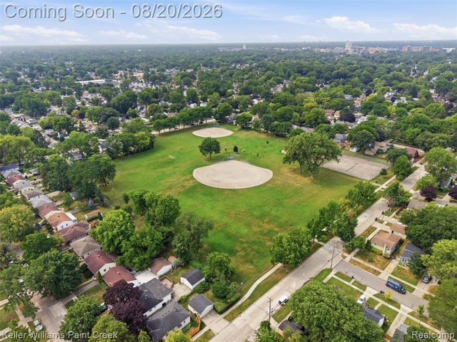 905 N Kenwood Avenue, Royal Oak, MI 48067