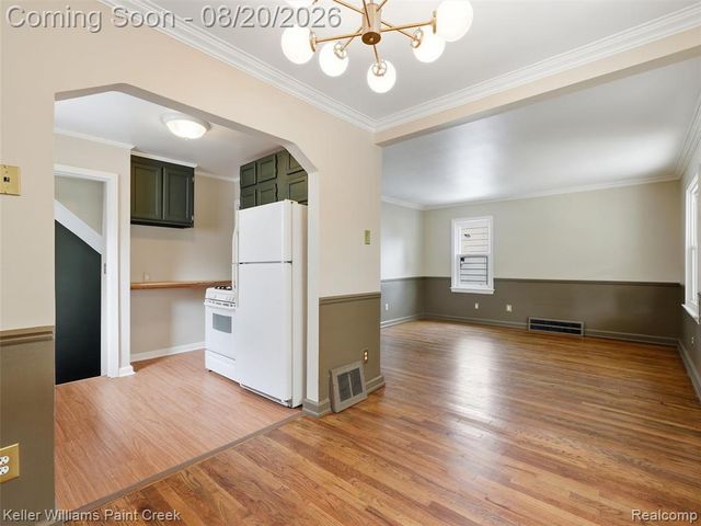 905 N Kenwood Avenue, Royal Oak, MI 48067