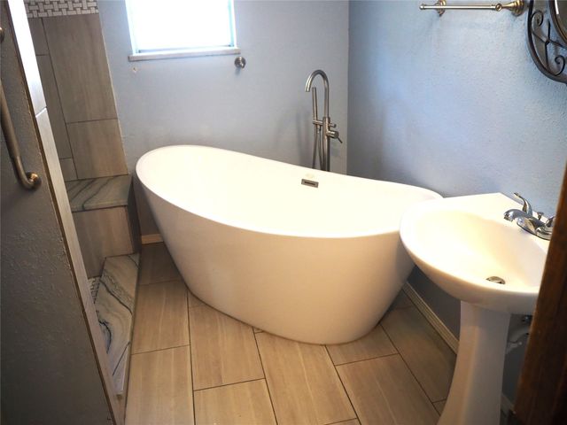 118 Perkins Road, Krugerville, TX 76227