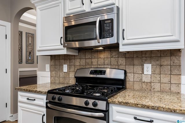 261 KINGSTON CIRCLE, Birmingham, AL 35211