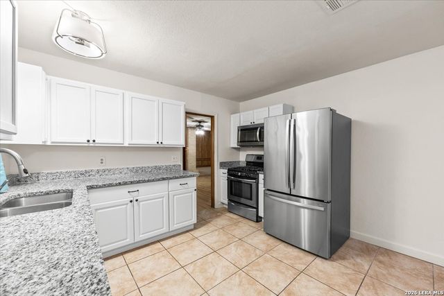 10703 GREEN TRAIL DR, San Antonio, TX 78223
