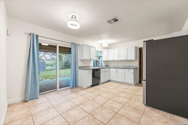 10703 GREEN TRAIL DR, San Antonio, TX 78223