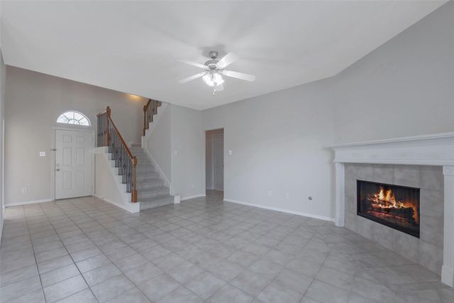 131 Sunset Falls Drive, La Marque, TX 77568