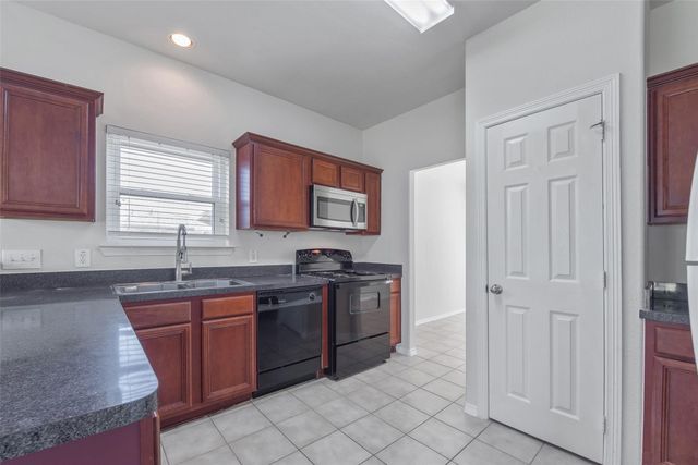 131 Sunset Falls Drive, La Marque, TX 77568