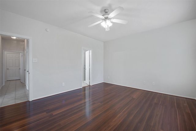 131 Sunset Falls Drive, La Marque, TX 77568
