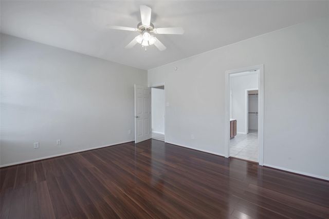 131 Sunset Falls Drive, La Marque, TX 77568