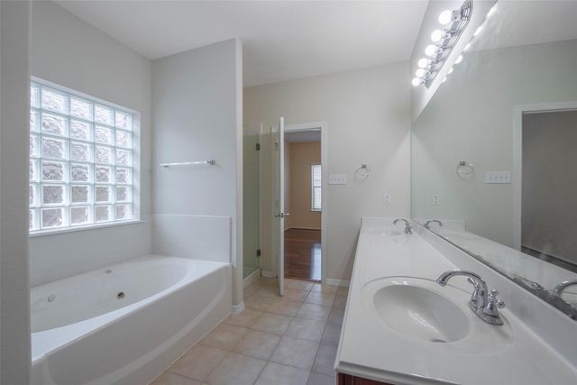 131 Sunset Falls Drive, La Marque, TX 77568
