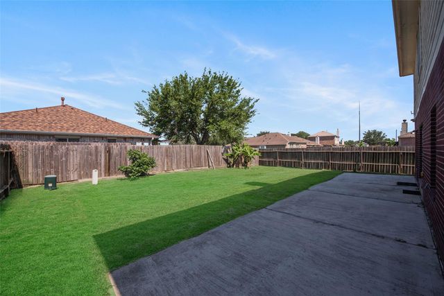 131 Sunset Falls Drive, La Marque, TX 77568