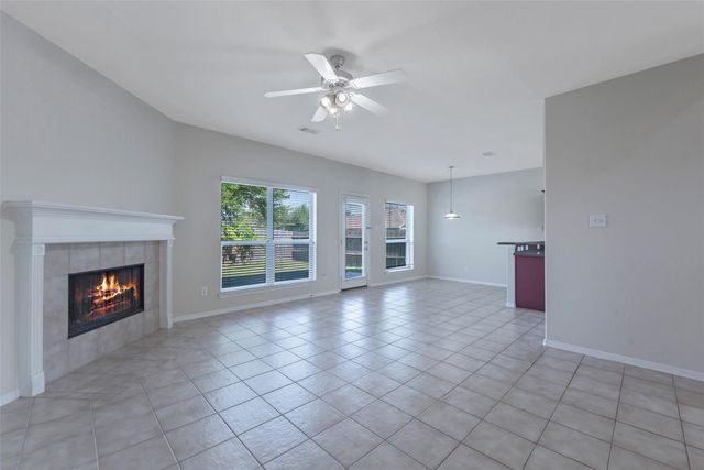 131 Sunset Falls Drive, La Marque, TX 77568