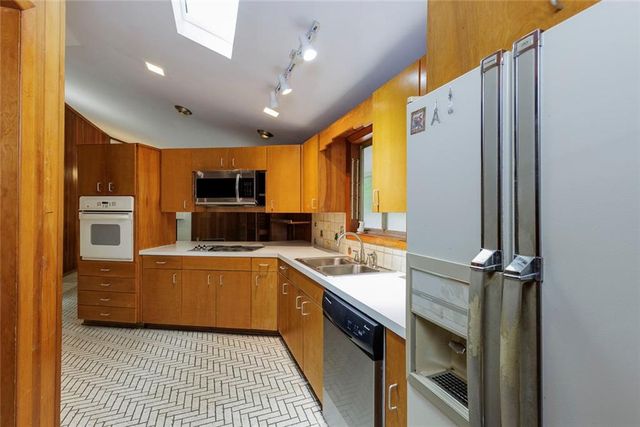 4961 Rebel Trail, Atlanta, GA 30327
