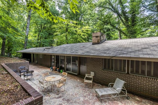 4961 Rebel Trail, Atlanta, GA 30327