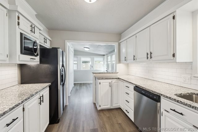 4702 E 4th Place, Tulsa, OK 74112