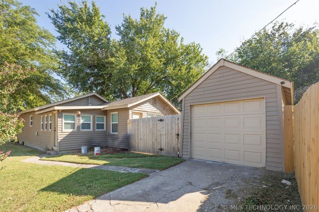 4702 E 4th Place, Tulsa, OK 74112