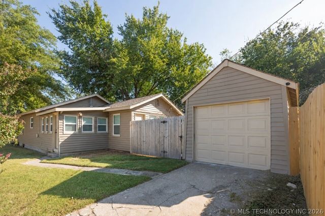 4702 E 4th Place, Tulsa, OK 74112