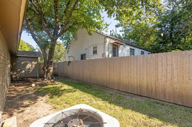 4702 E 4th Place, Tulsa, OK 74112