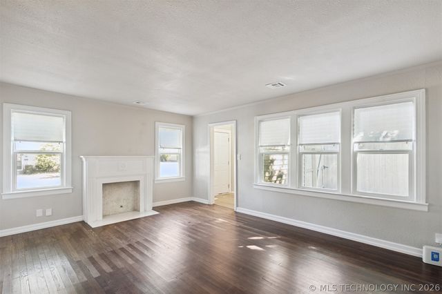 4702 E 4th Place, Tulsa, OK 74112