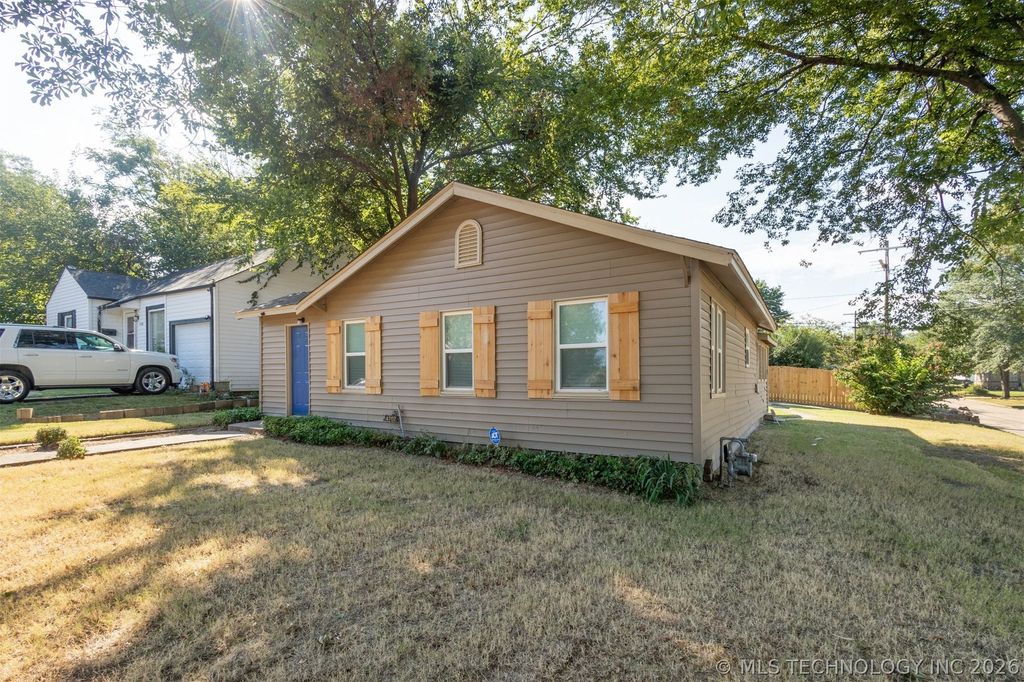 4702 E 4th Place, Tulsa, OK 74112