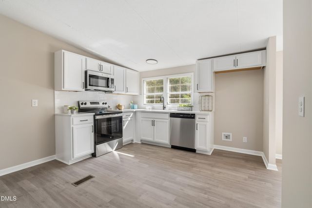 193 John L Road, Maxton, NC 28364