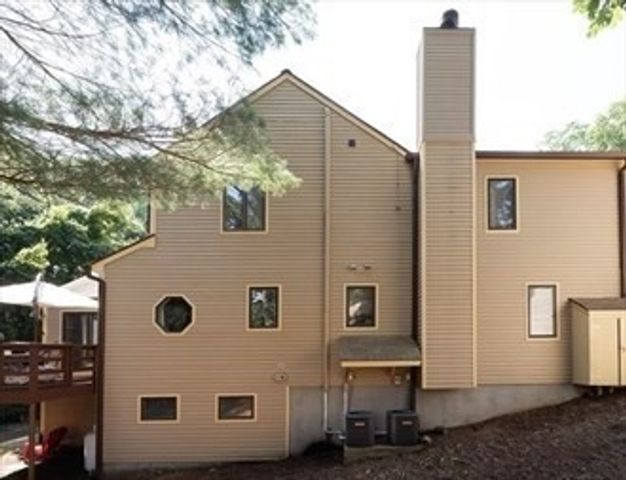 38 Bentwood Dr 38, Sturbridge, MA 01566