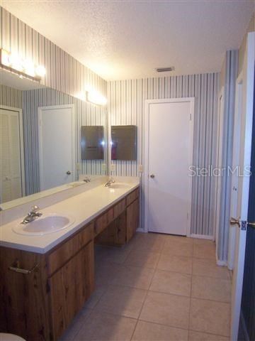 10819 VENICE CIRCLE, Tampa, FL 33635