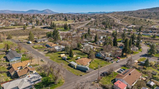 2181 Kiln Street, Klamath Falls, OR 97601